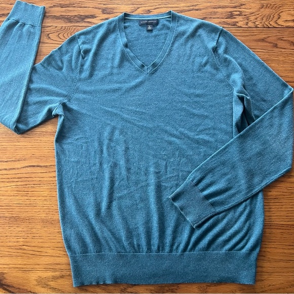 Banana Republic Other - MEN’S Medium Tall Banana Republic Silk, Cotton, and Cashmere Sweater